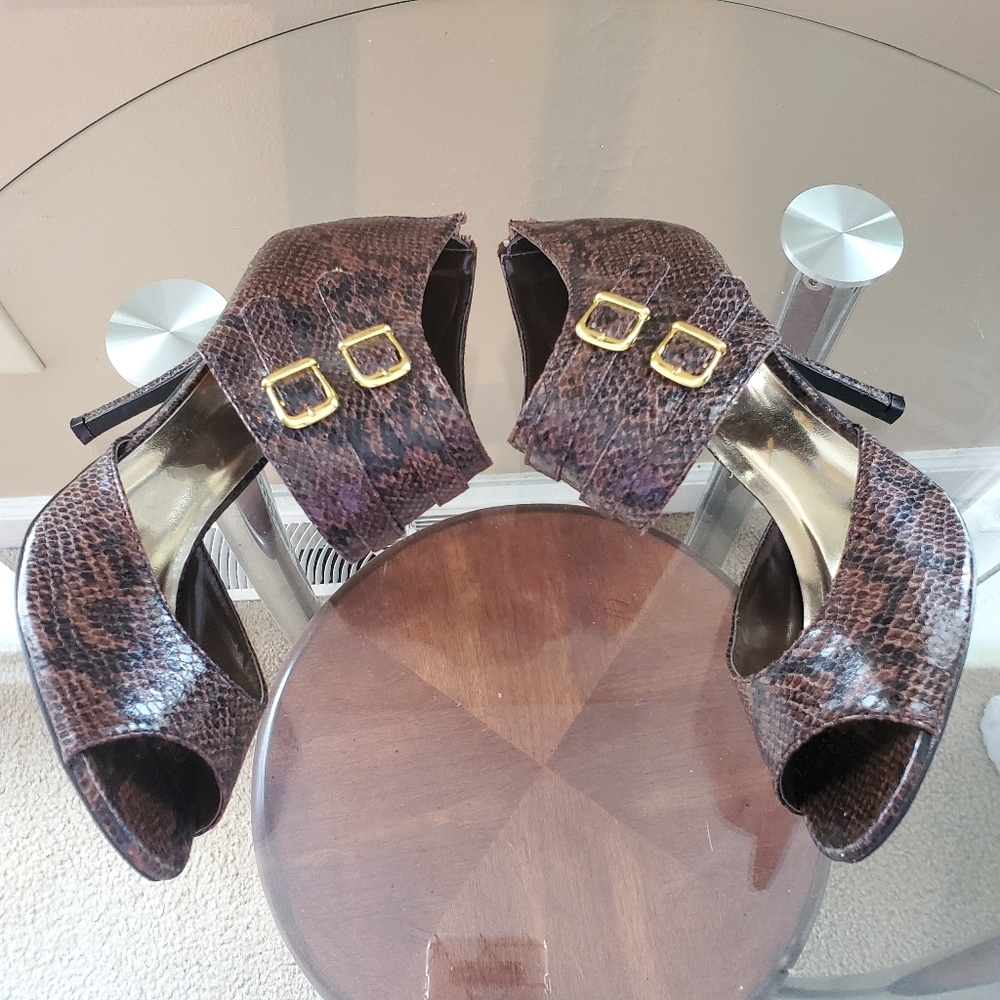Heels - Picture 5 of 6